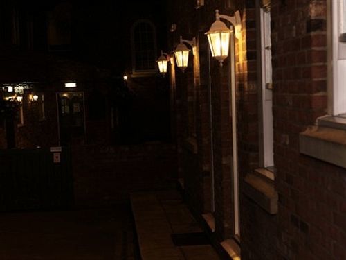 Отель The Downe Arms Snaith Экстерьер фото